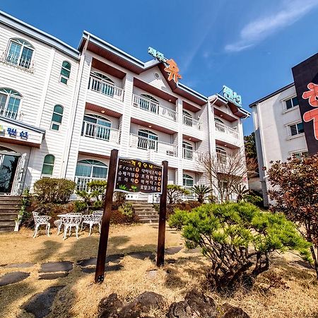 Jeju Hue Pension Seogwipo Exterior photo