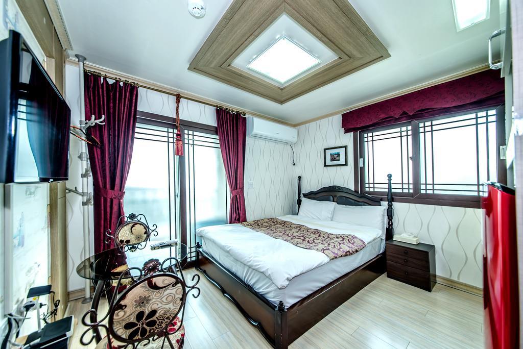 Jeju Hue Pension Seogwipo Exterior photo